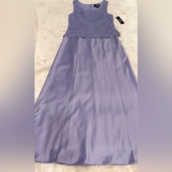 Alex Evenings Embroidered Lace Mock Two-Piece Gown - Picture 10 of 11